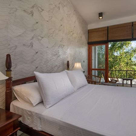 Ceylon Breeze Sigiriya Hotel ภายนอก รูปภาพ