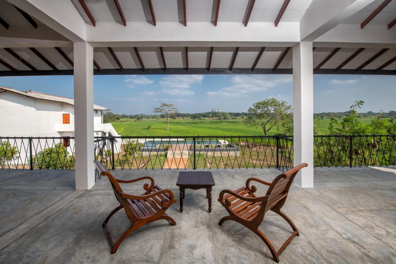 Ceylon Breeze Sigiriya Hotel ภายนอก รูปภาพ