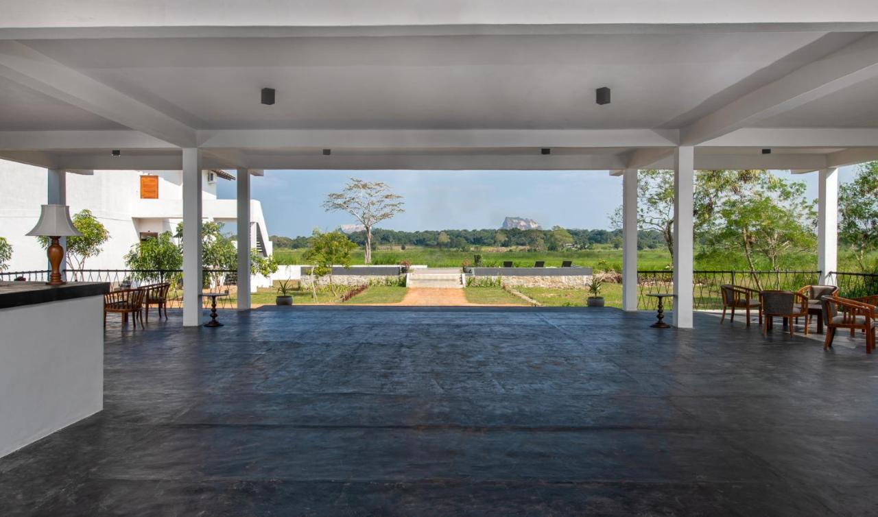 Ceylon Breeze Sigiriya Hotel ภายนอก รูปภาพ