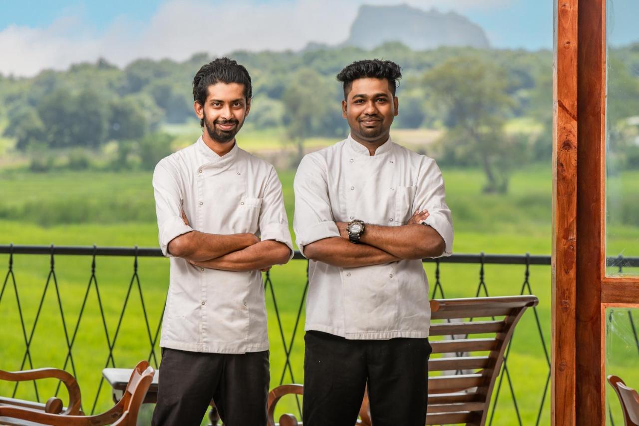 Ceylon Breeze Sigiriya Hotel ภายนอก รูปภาพ