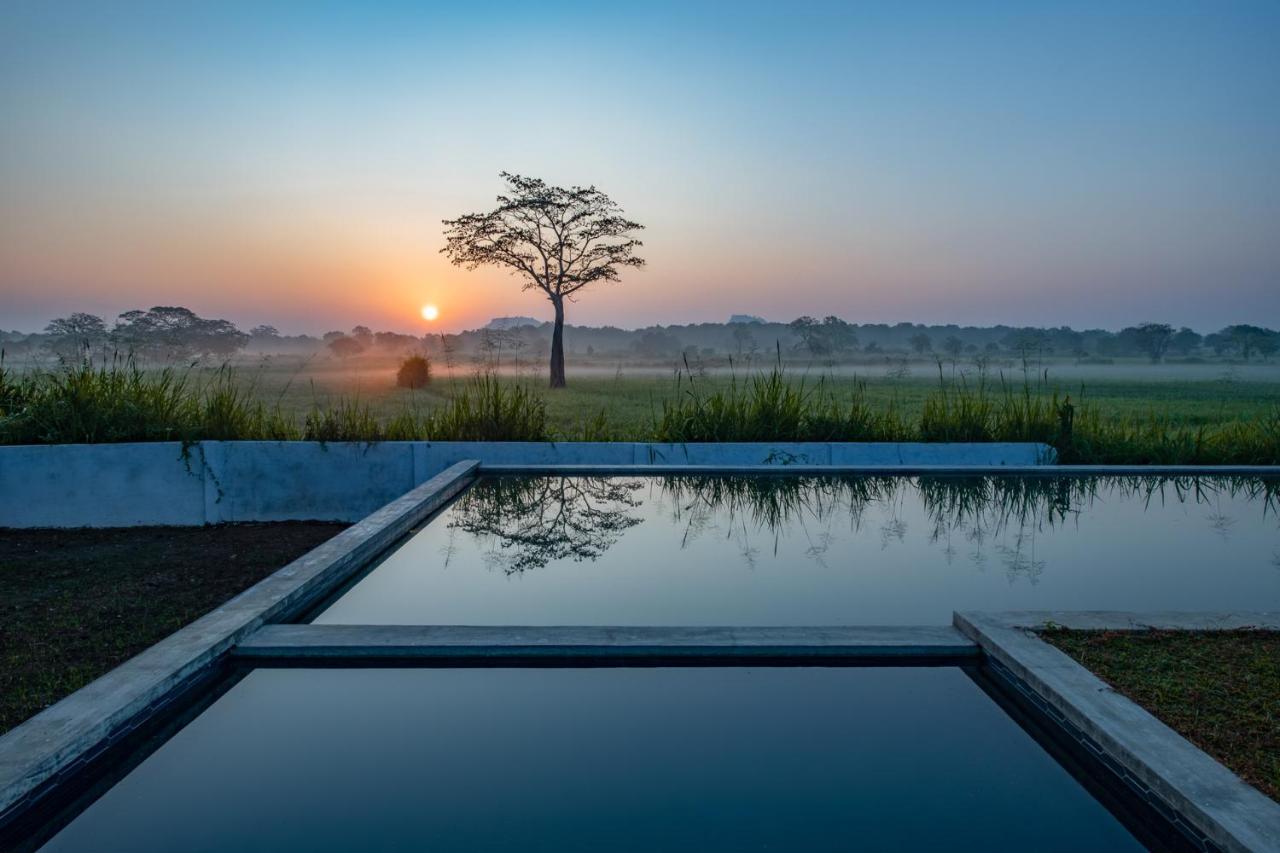 Ceylon Breeze Sigiriya Hotel ภายนอก รูปภาพ
