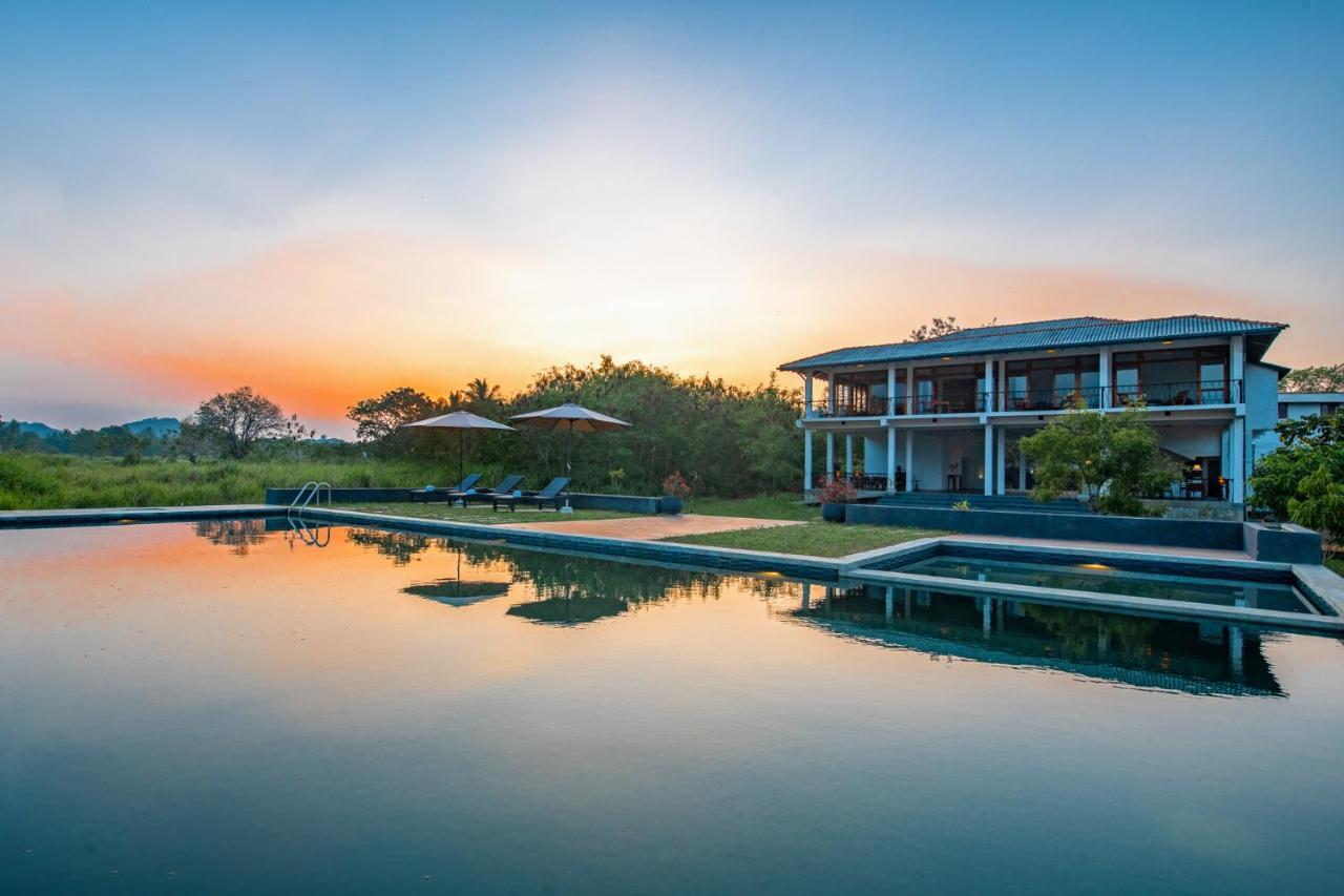 Ceylon Breeze Sigiriya Hotel ภายนอก รูปภาพ