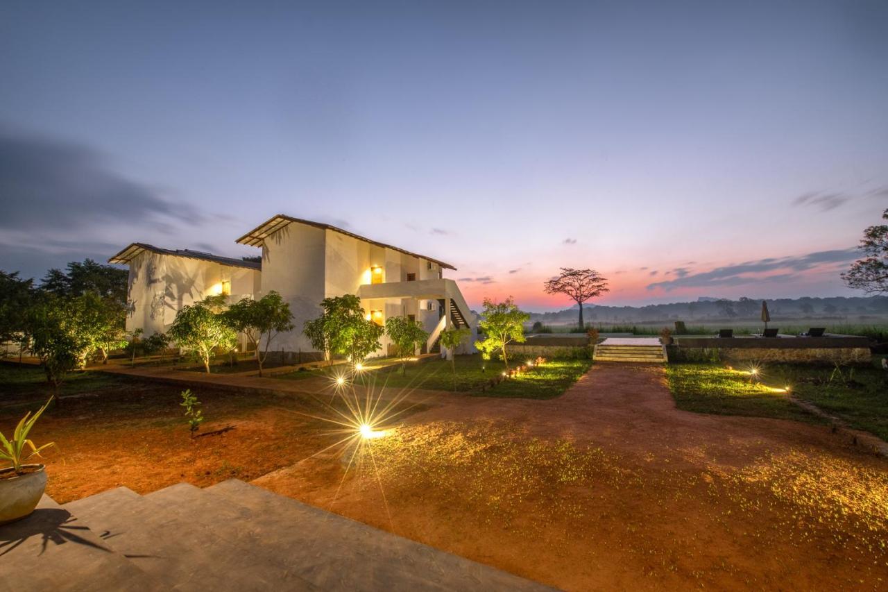 Ceylon Breeze Sigiriya Hotel ภายนอก รูปภาพ