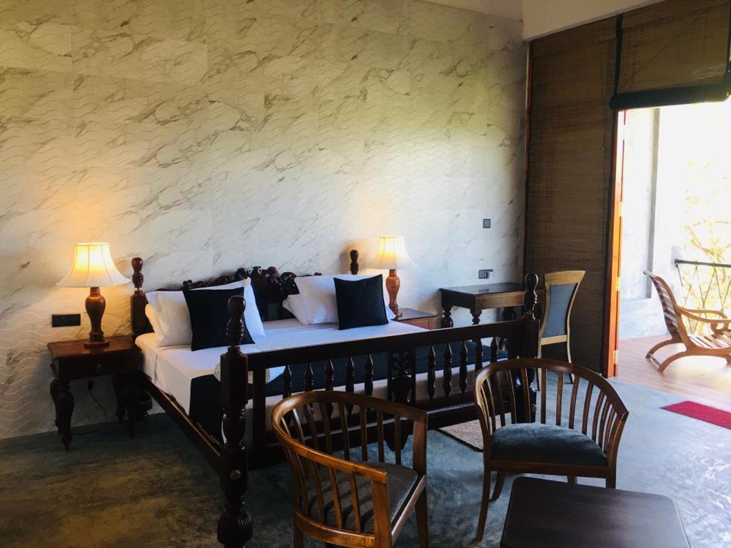 Ceylon Breeze Sigiriya Hotel ภายนอก รูปภาพ