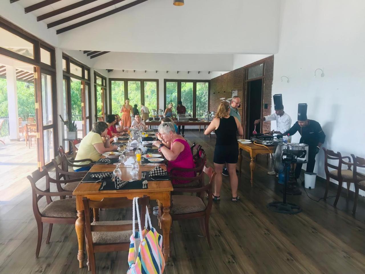 Ceylon Breeze Sigiriya Hotel ภายนอก รูปภาพ