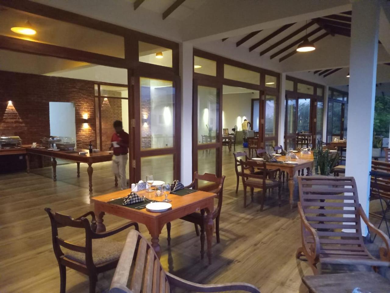 Ceylon Breeze Sigiriya Hotel ภายนอก รูปภาพ