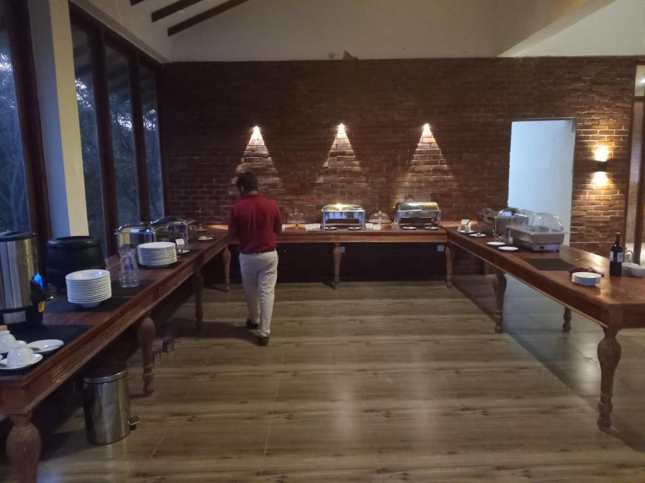 Ceylon Breeze Sigiriya Hotel ภายนอก รูปภาพ